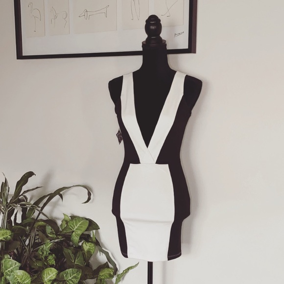 Nasty gal black and white dress NWNT - Picture 2 of 6